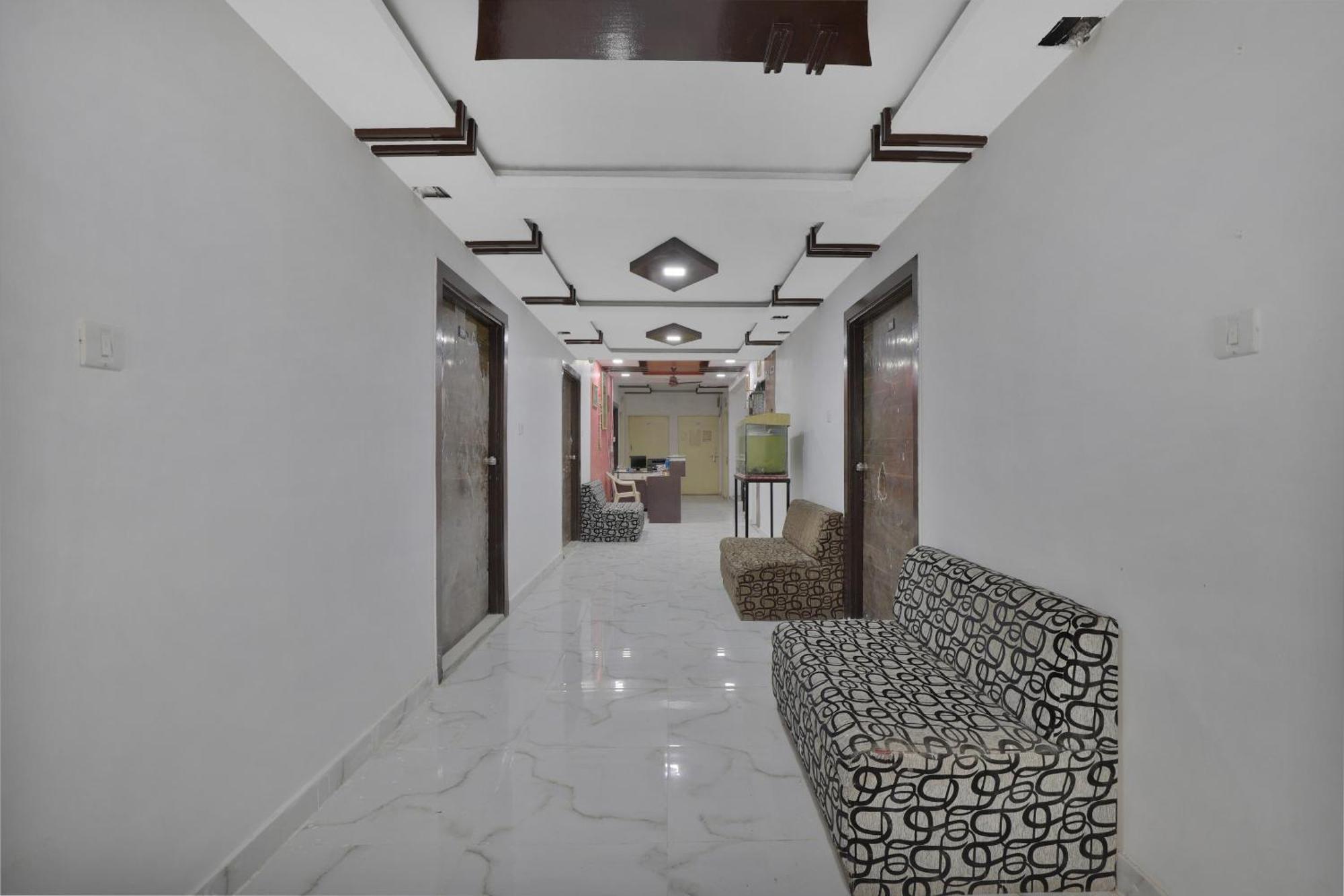 Hotel O Rudra Palace Ахмедабад Екстер'єр фото